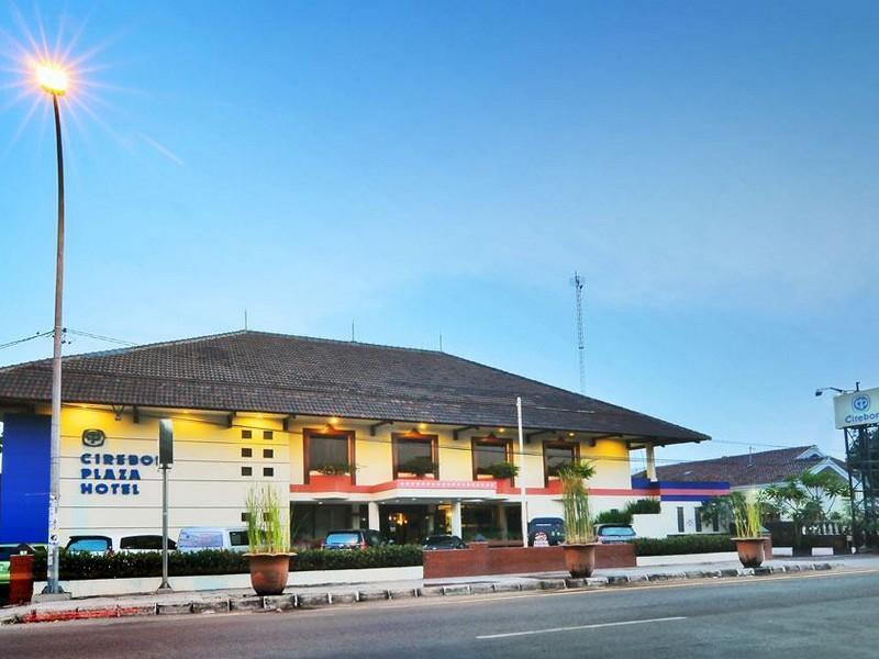 Hotel Cirebon Plaza Exterior foto